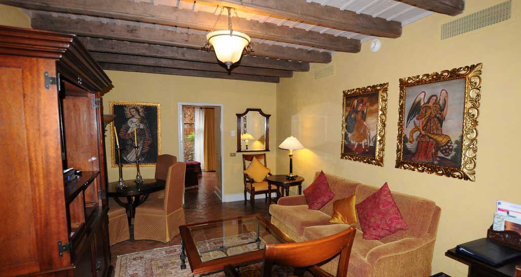 Hotel Monasterio - Royal Suite living room