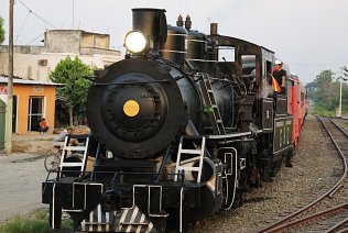 A steam engine hauls the Tren Crucero for parts of the route between Quito and Guayaquil.
